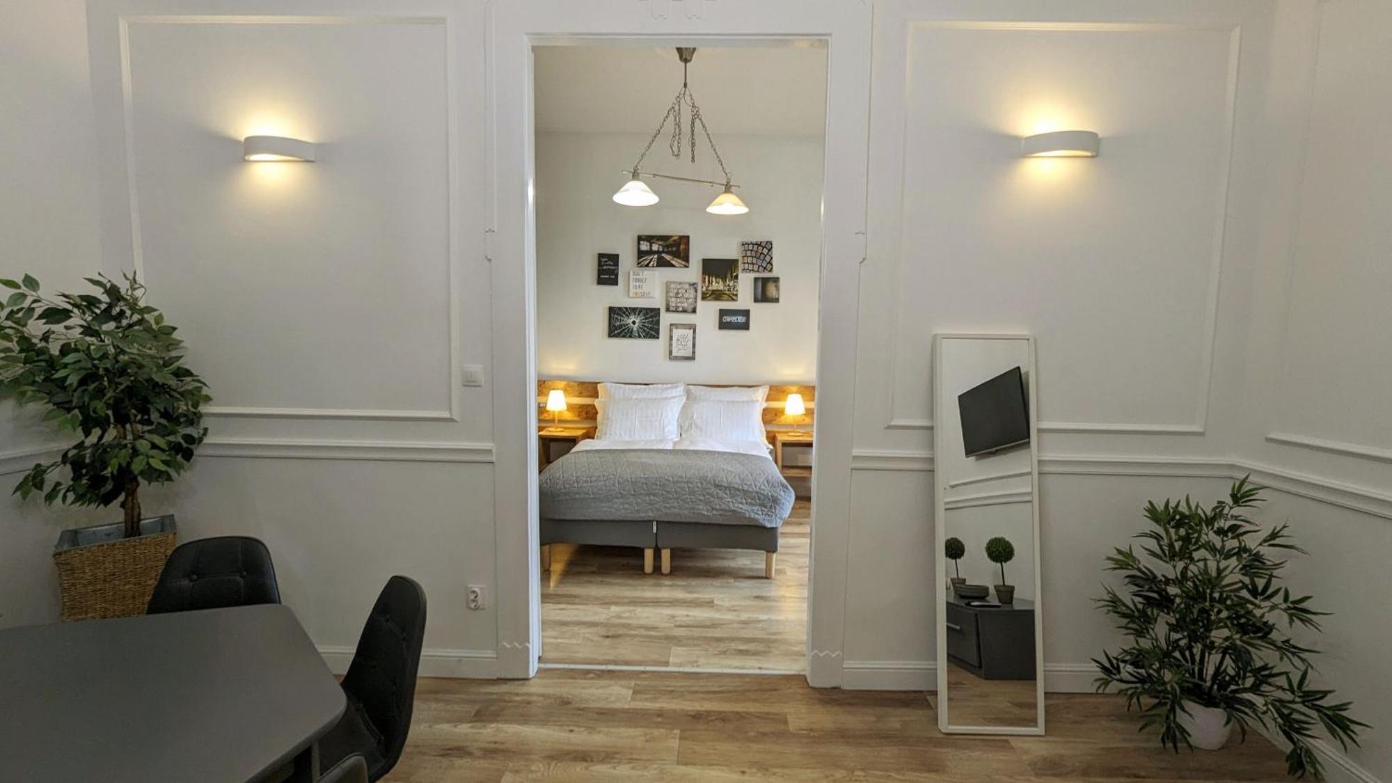 3 Room Apartment In The Beautiful Street 布达佩斯 外观 照片