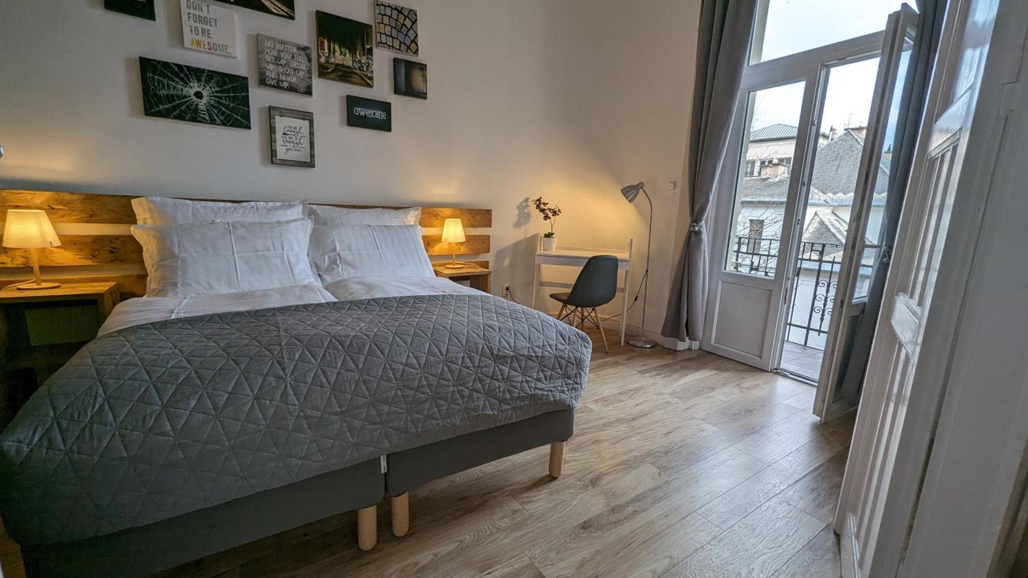 3 Room Apartment In The Beautiful Street 布达佩斯 外观 照片