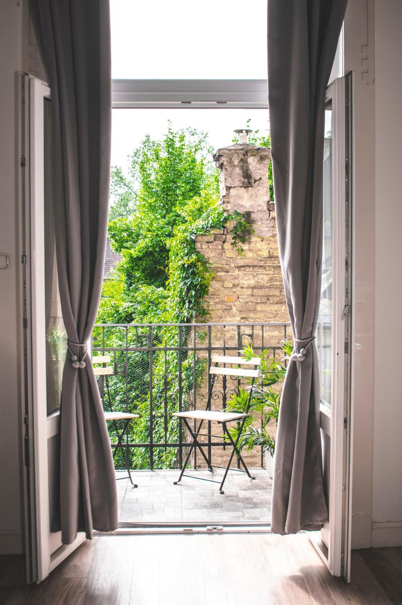 3 Room Apartment In The Beautiful Street 布达佩斯 外观 照片