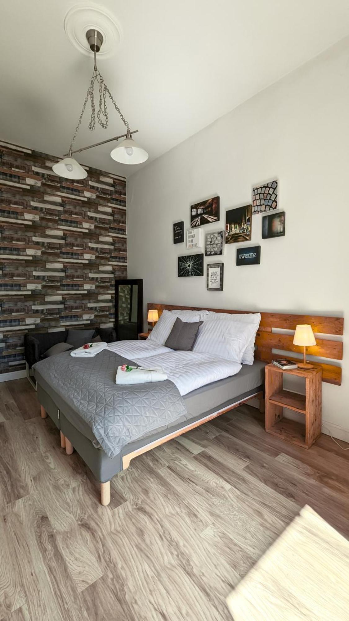 3 Room Apartment In The Beautiful Street 布达佩斯 外观 照片