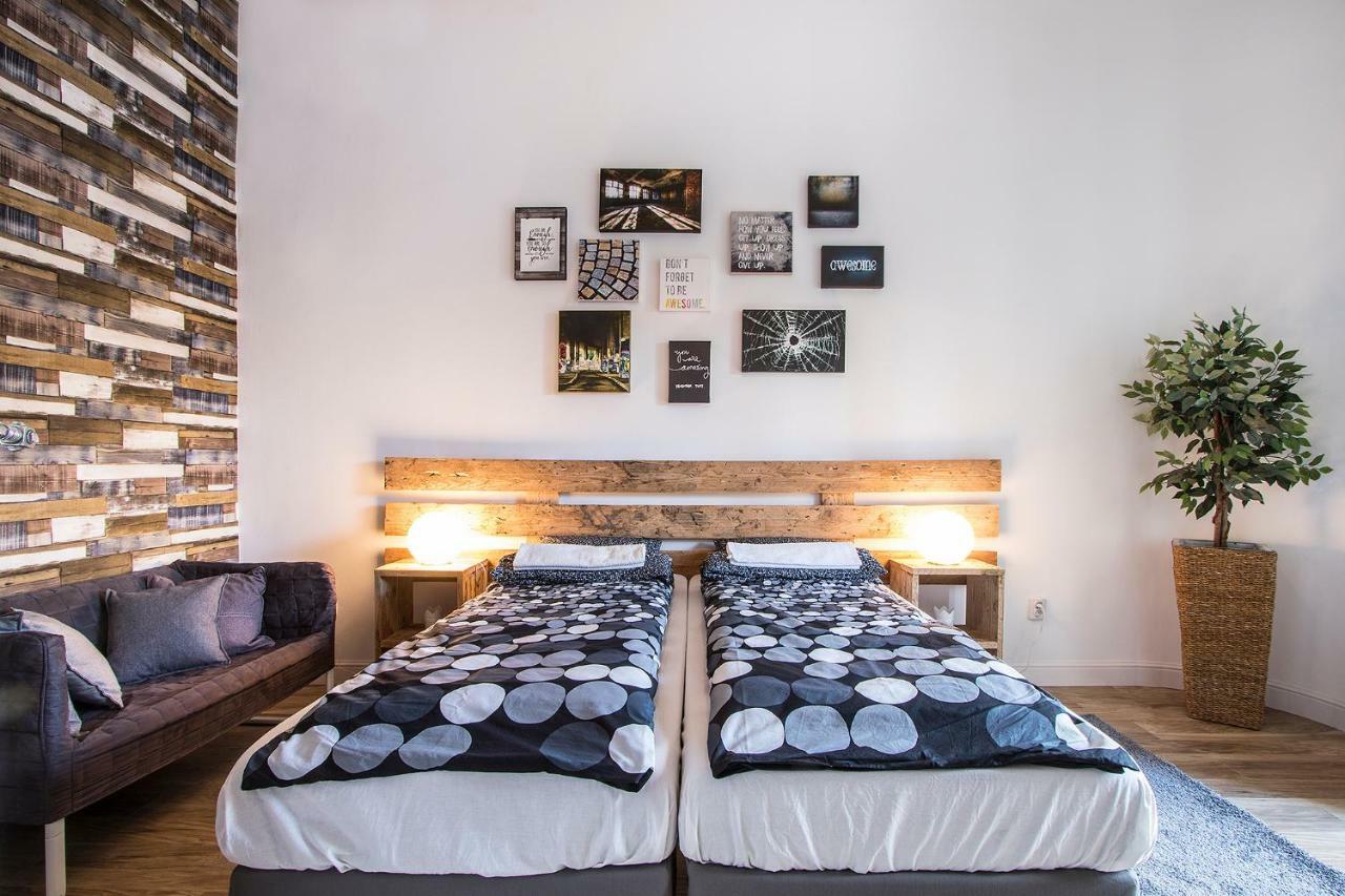 3 Room Apartment In The Beautiful Street 布达佩斯 外观 照片